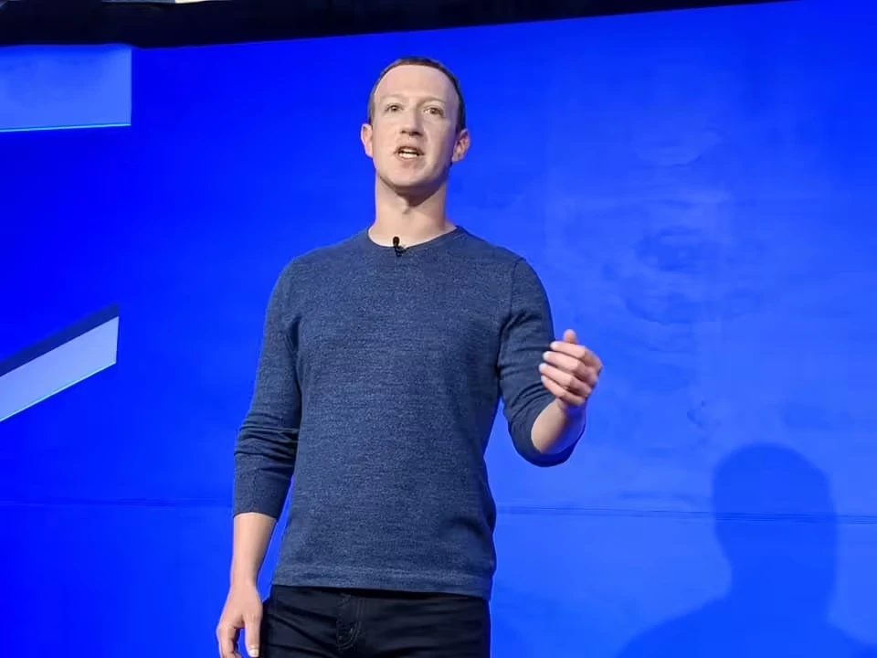 568d6513j00sxo9vk00ddd000qo00k0p 消息称 Meta CEO 扎克伯格亲自组建 AI 团队,目标实现“超级智能”